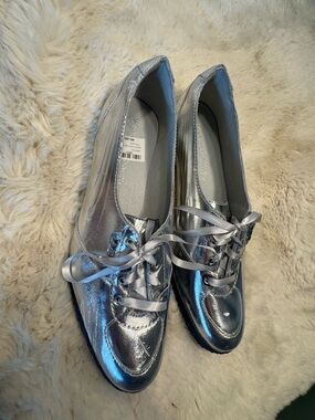 Flawed Gem New Puma Ballet Flats Metallic Silver Lace-Up women’s 8